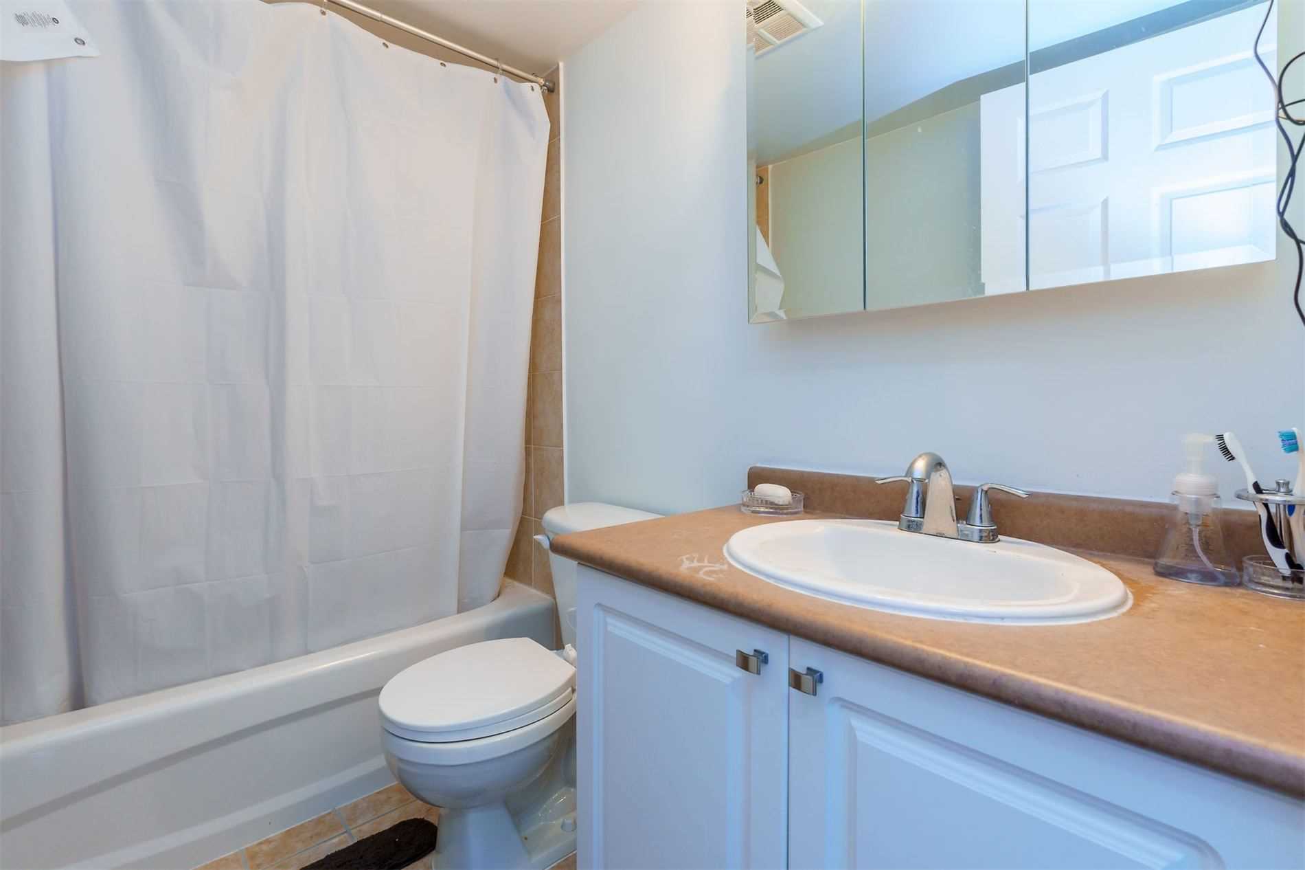 39 Oneida Crescent, #1115