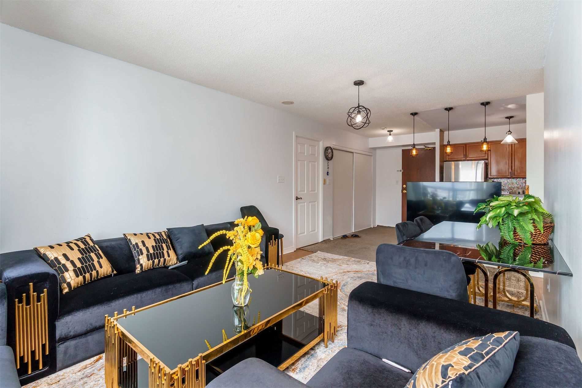 39 Oneida Crescent, #1115