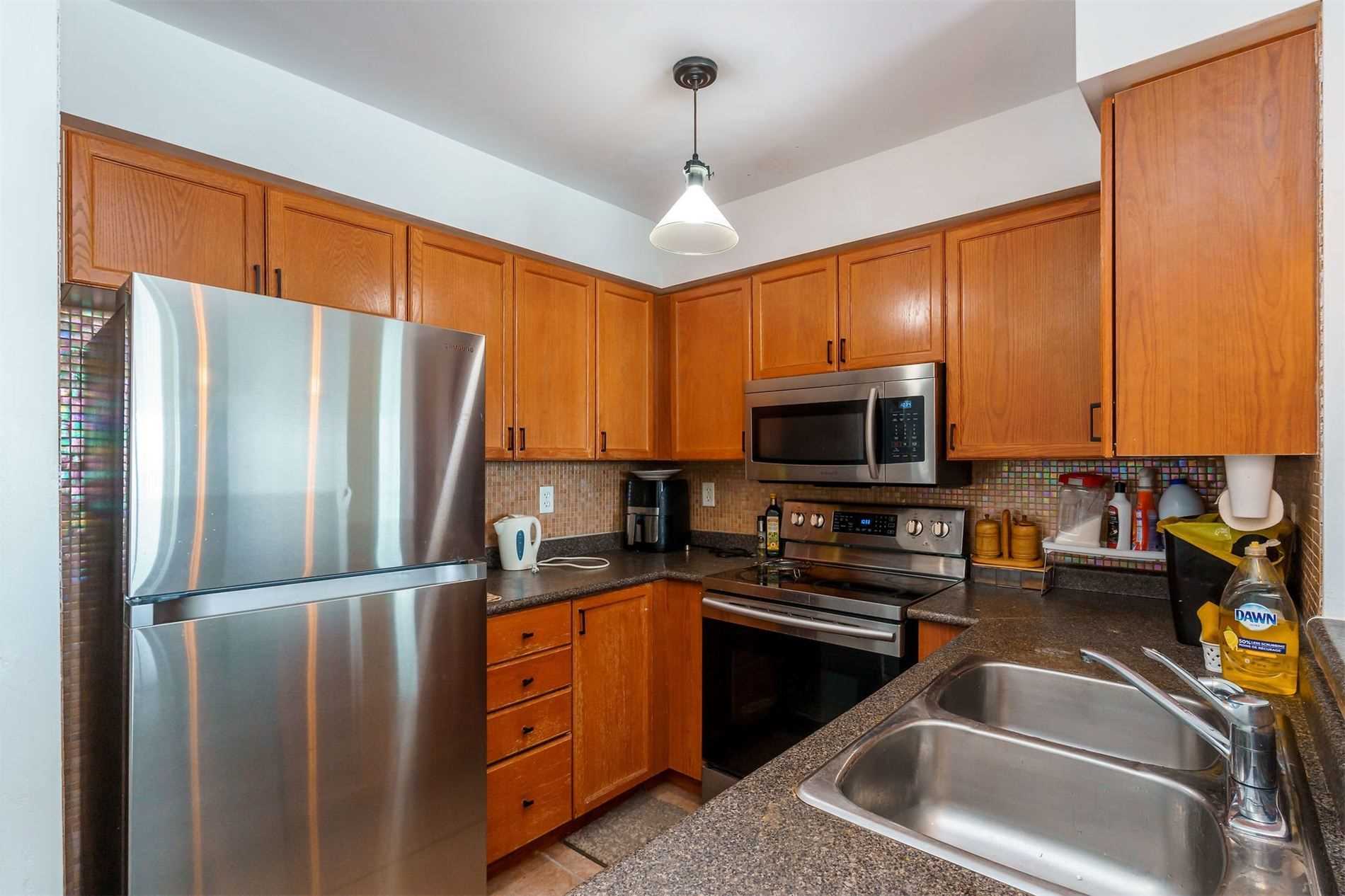 39 Oneida Crescent, #1115