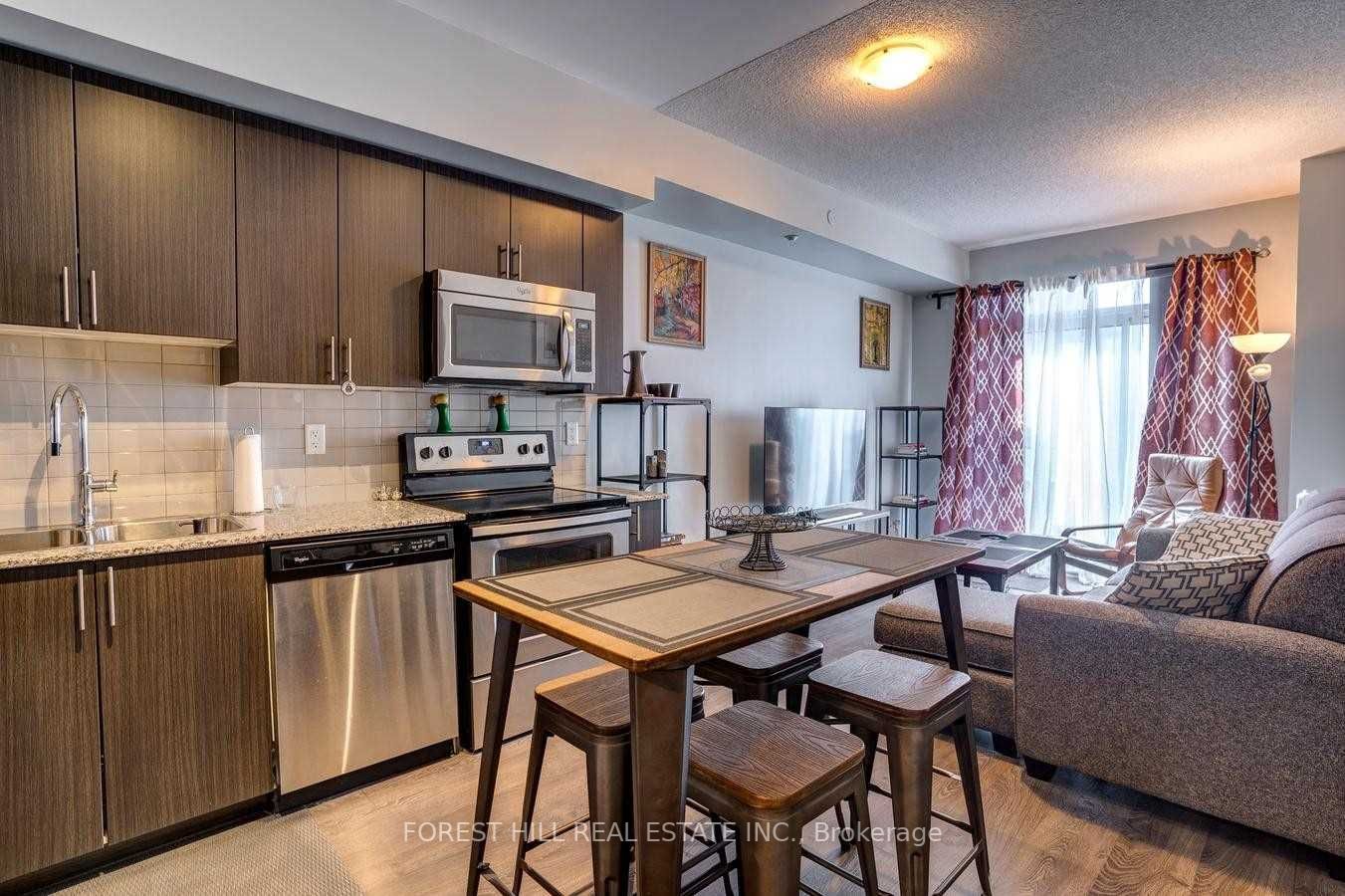7900 Bathurst St, #327