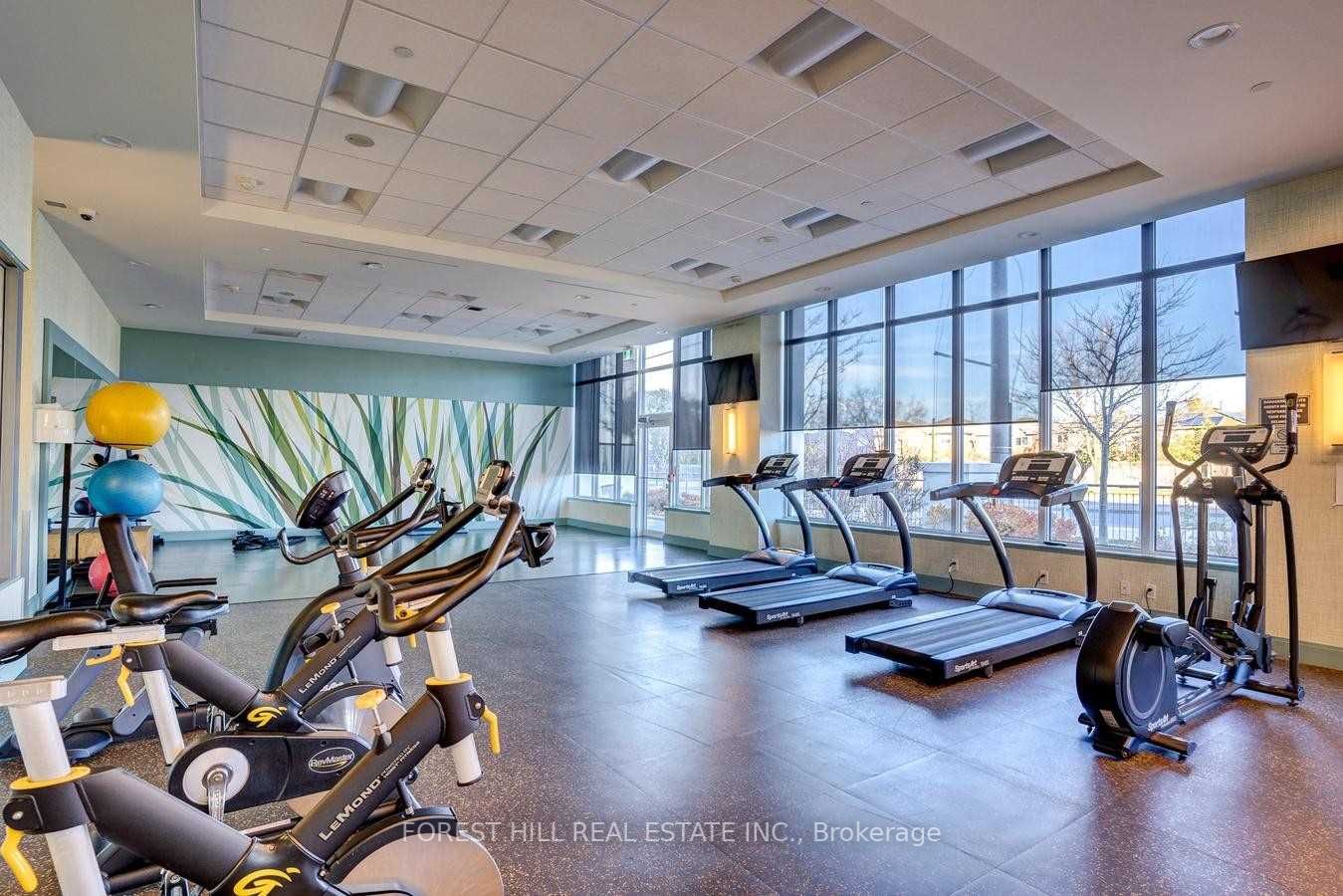 7900 Bathurst St, #327
