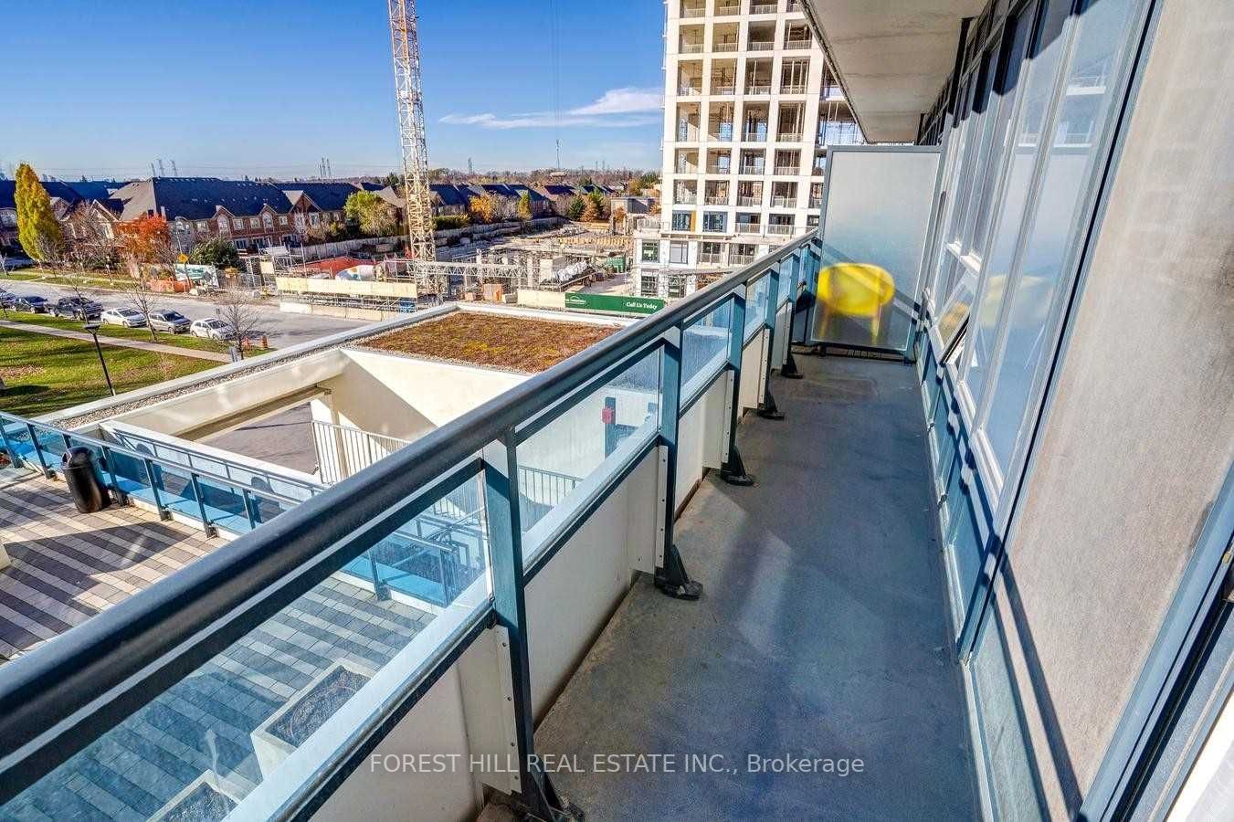 7900 Bathurst St, #327