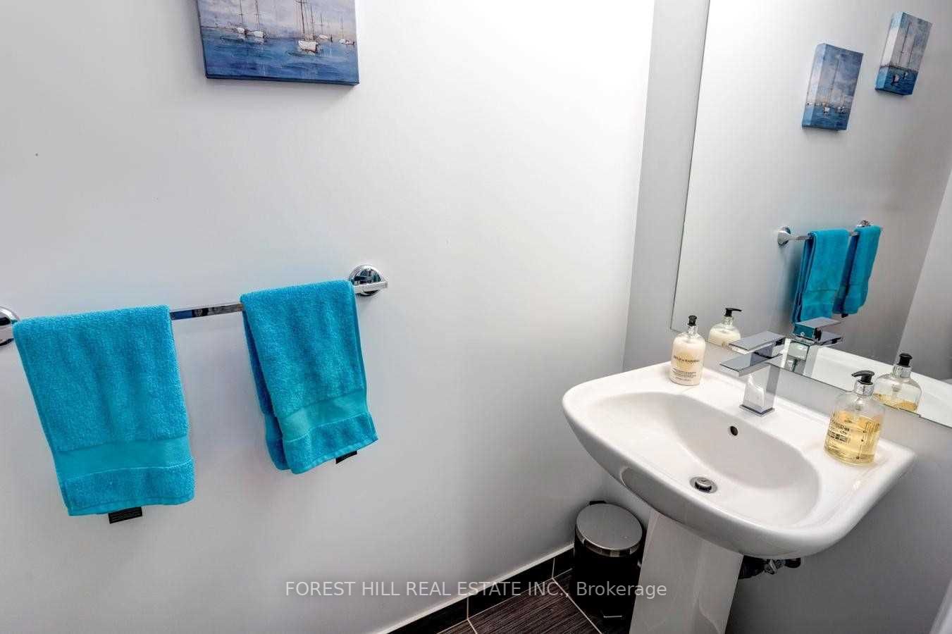 7900 Bathurst St, #327