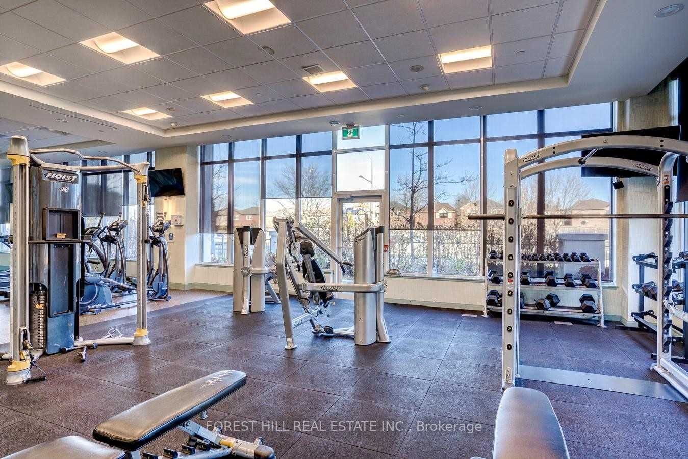 7900 Bathurst St, #327