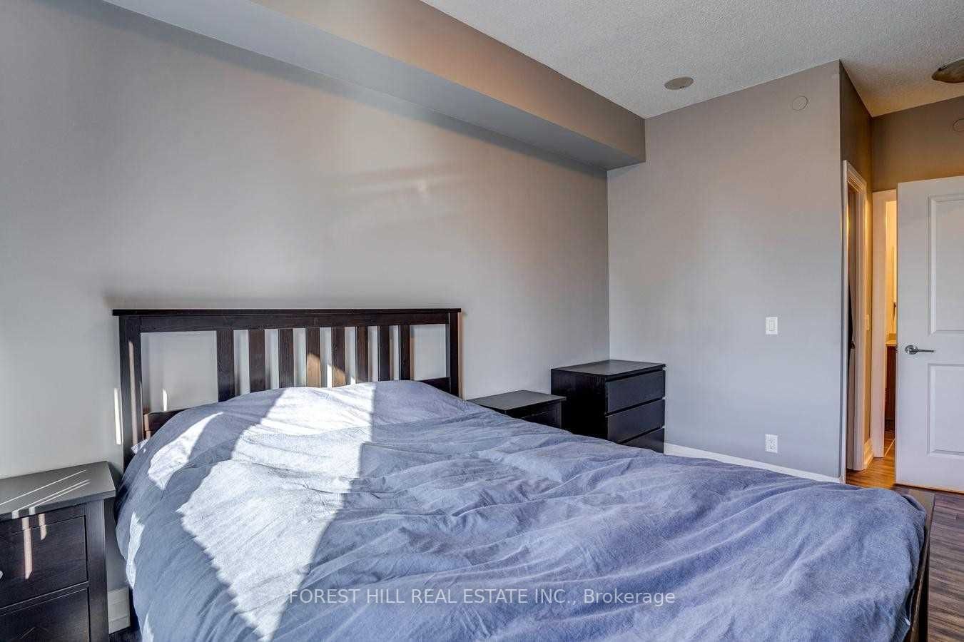 7900 Bathurst St, #327