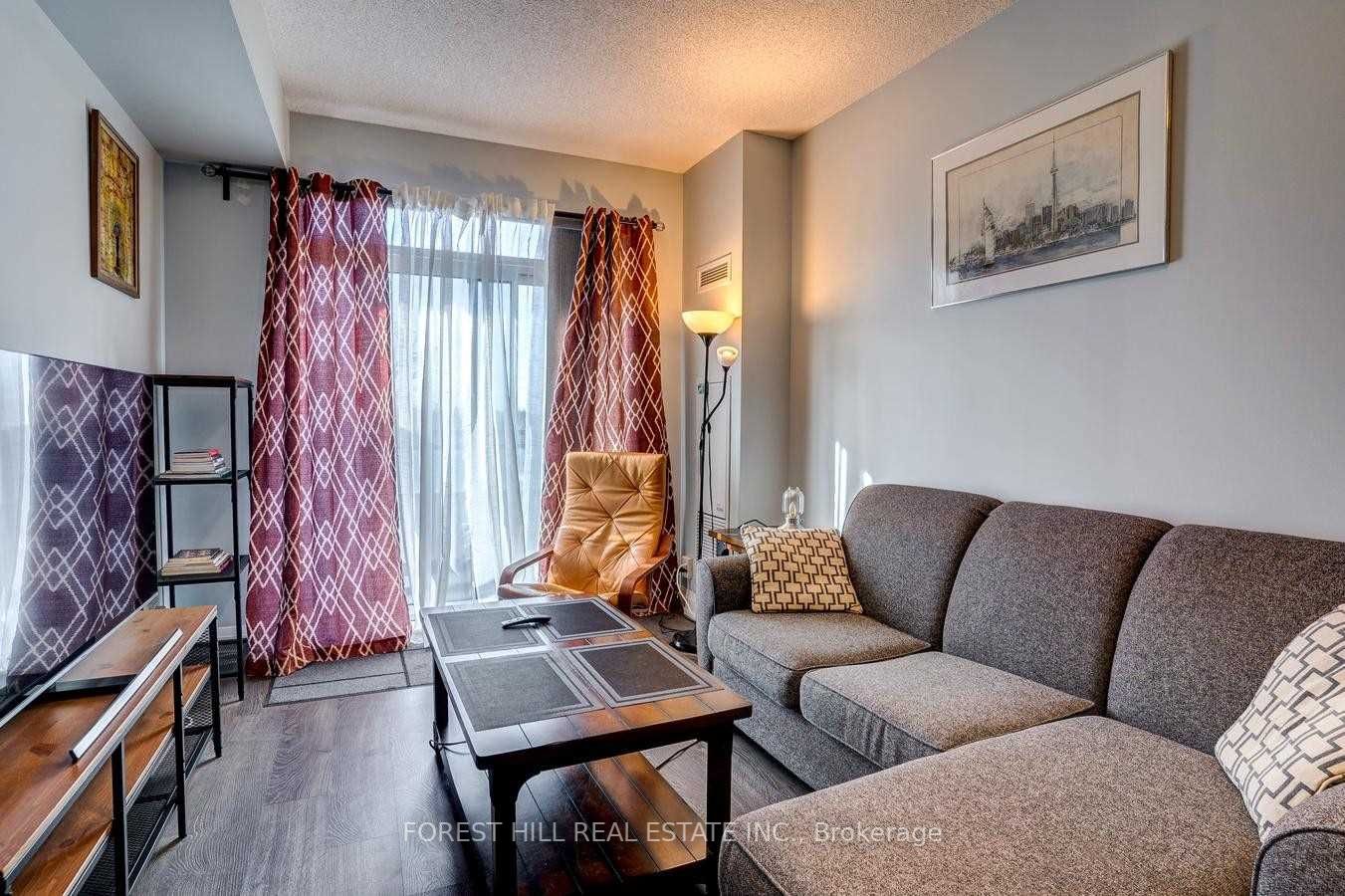 7900 Bathurst St, #327