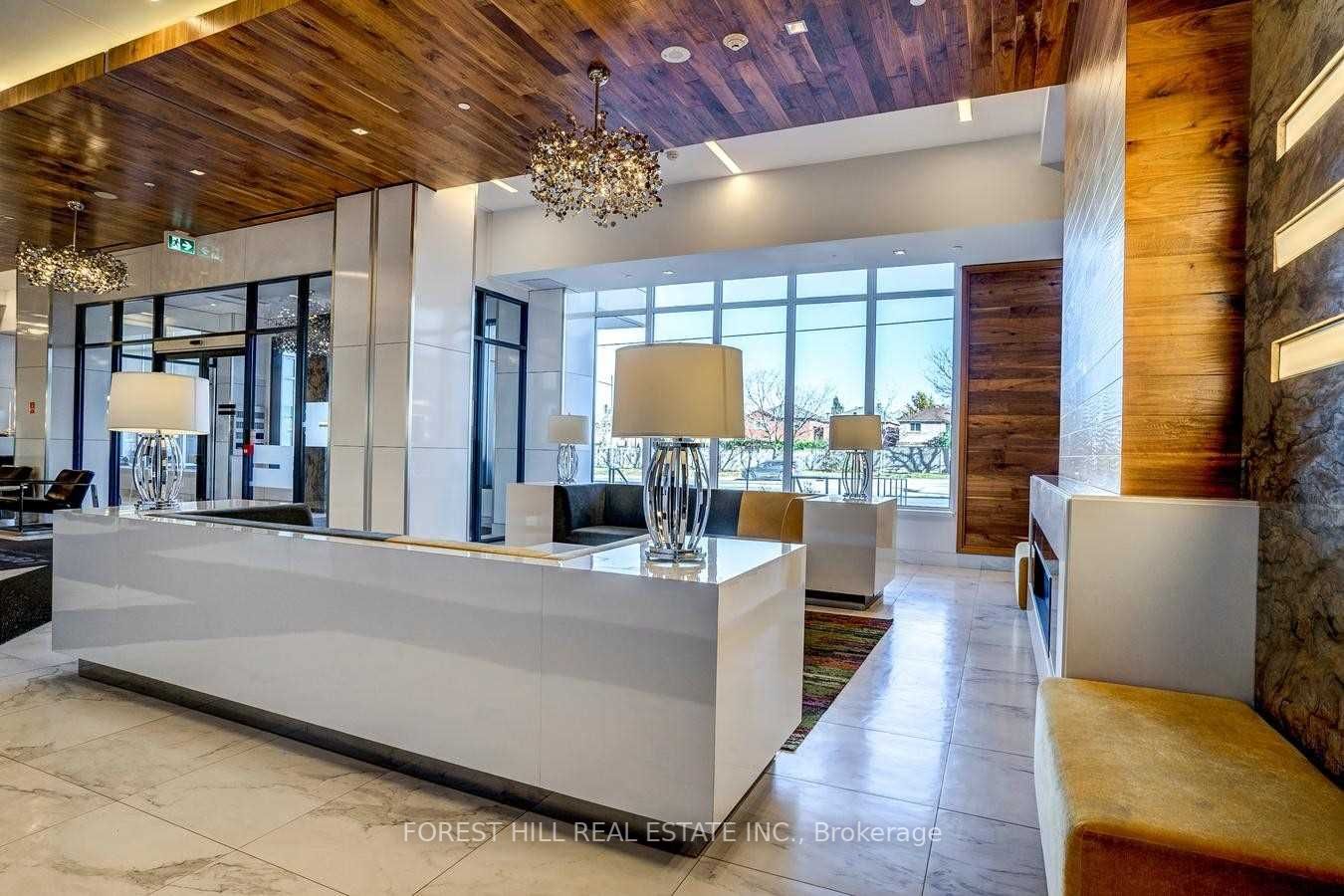 7900 Bathurst St, #327