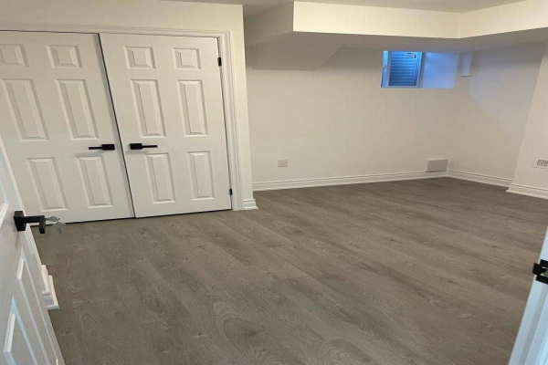 2 Reddington Rd, Markham