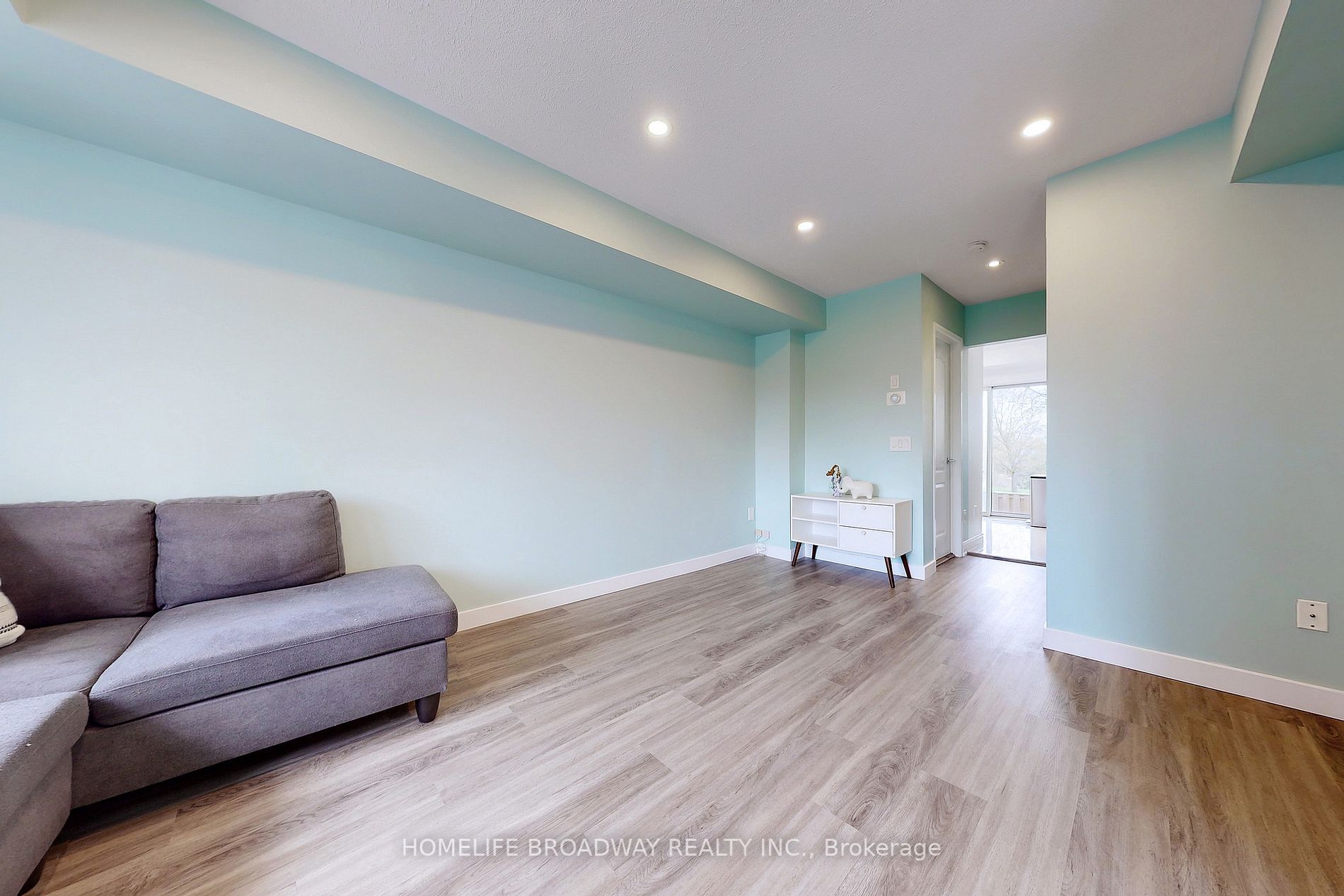23 Bethune Way, #17