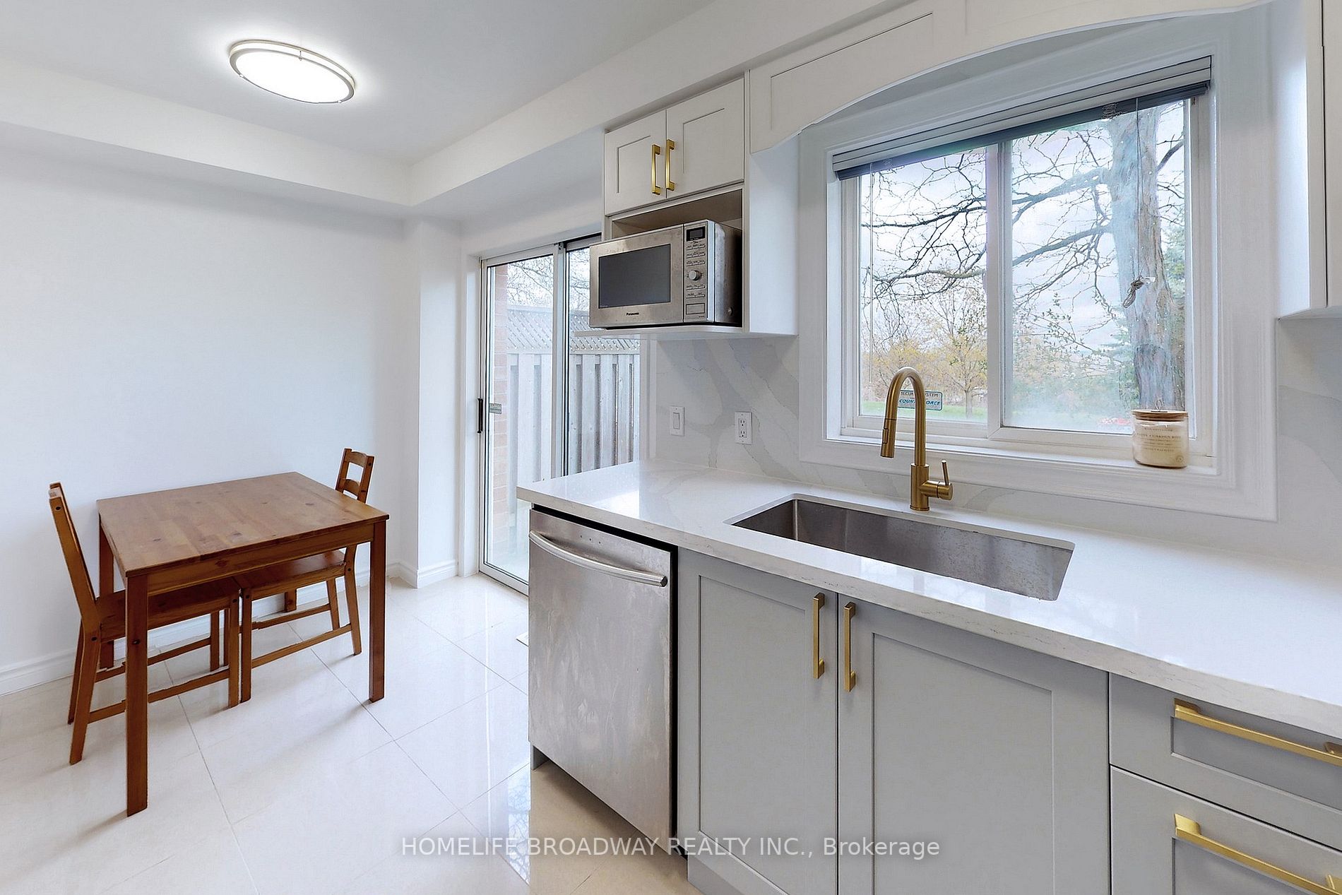 23 Bethune Way, #17