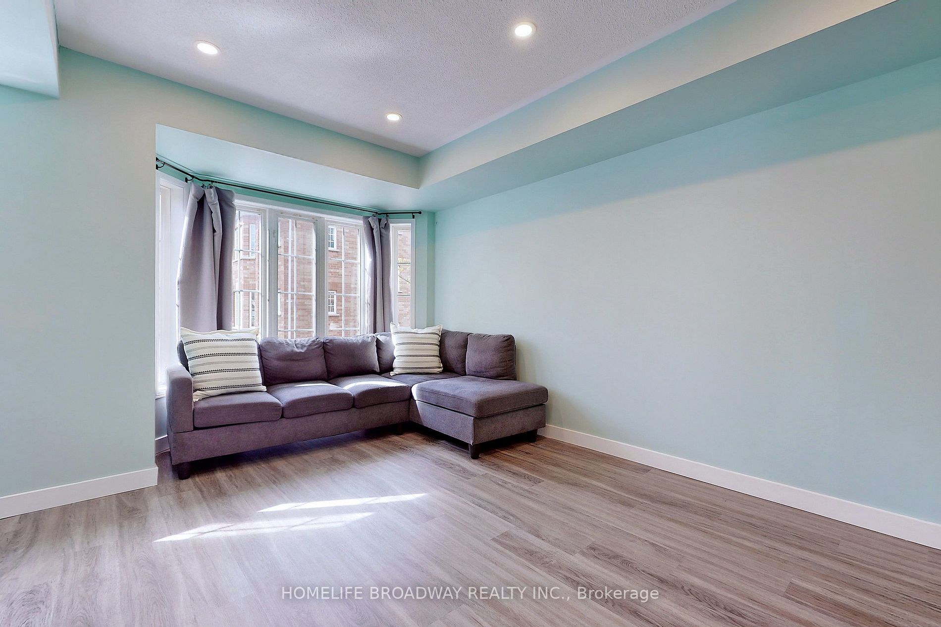 23 Bethune Way, #17