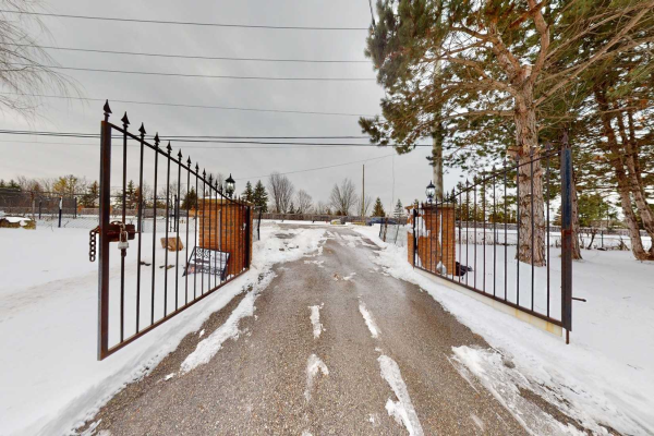 14311 Bayview Ave, Aurora