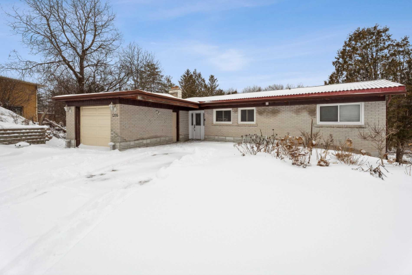 1293 Stouffville Rd, Richmond Hill