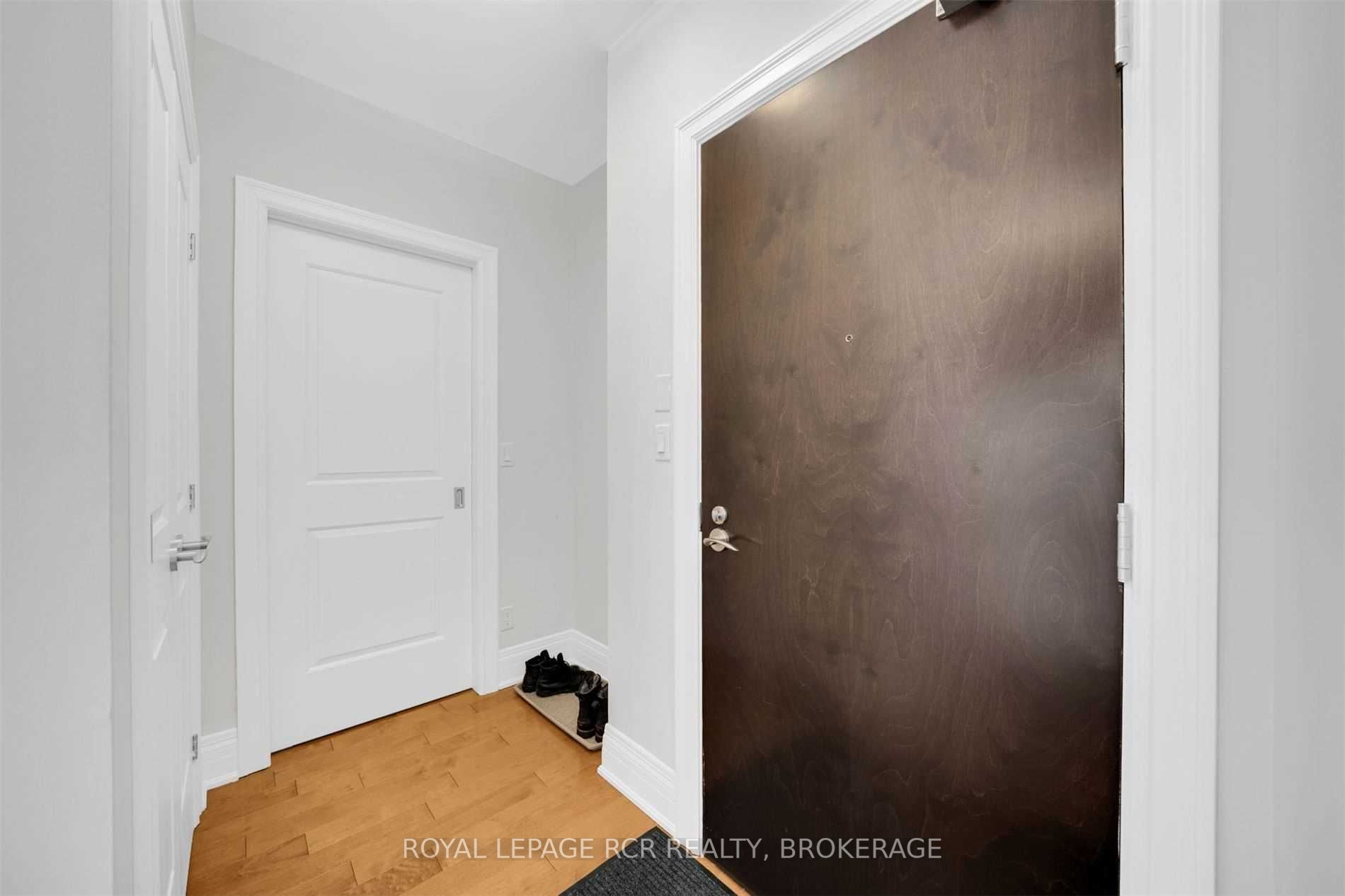 Listing N5942033 - Large Photo # 4