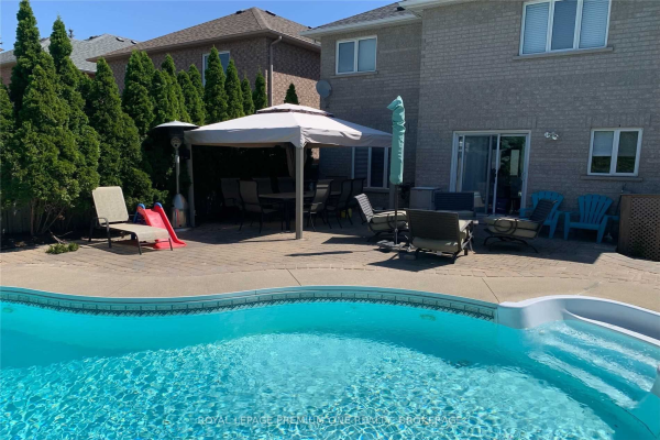 1370 Clarence St, Vaughan