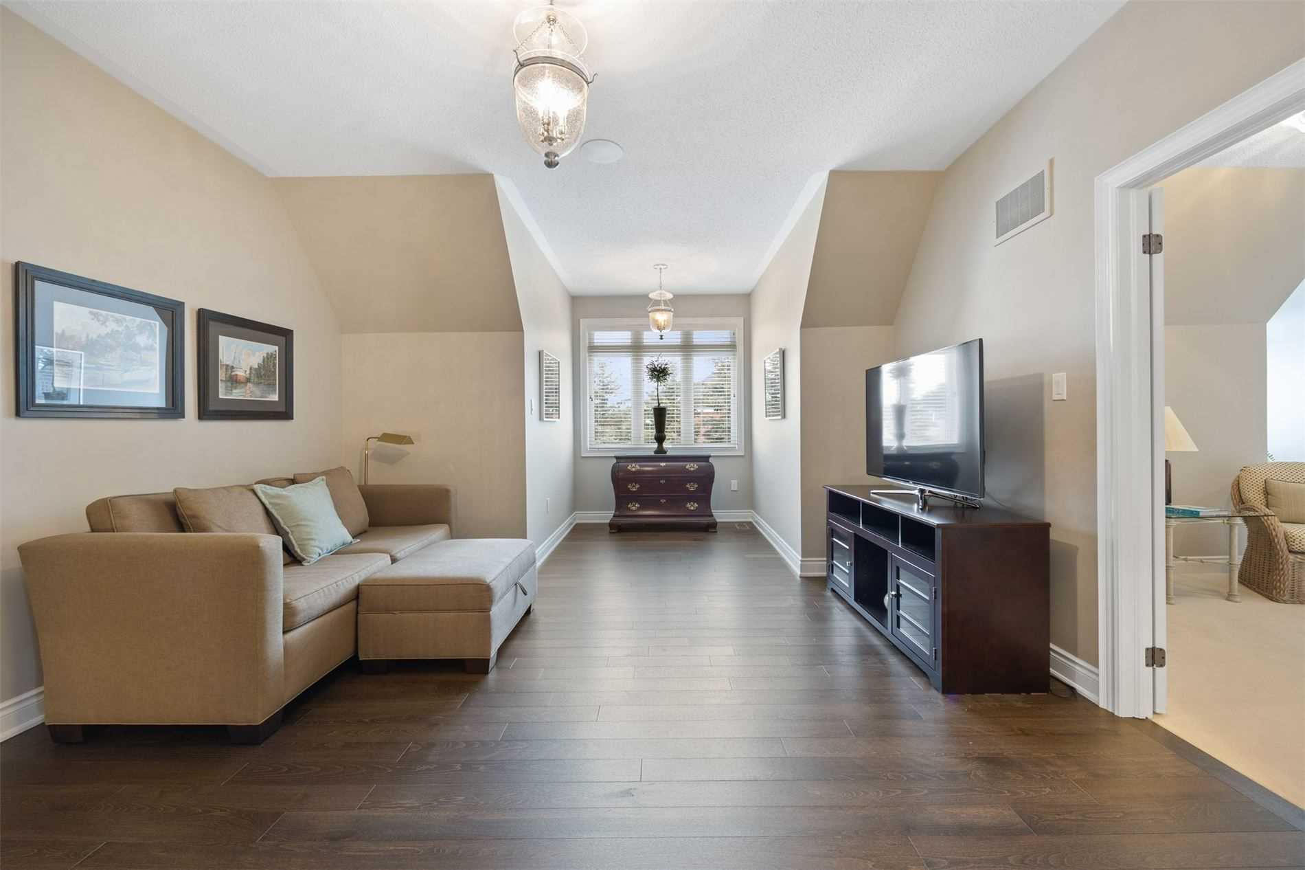 47 Whitewood Dr