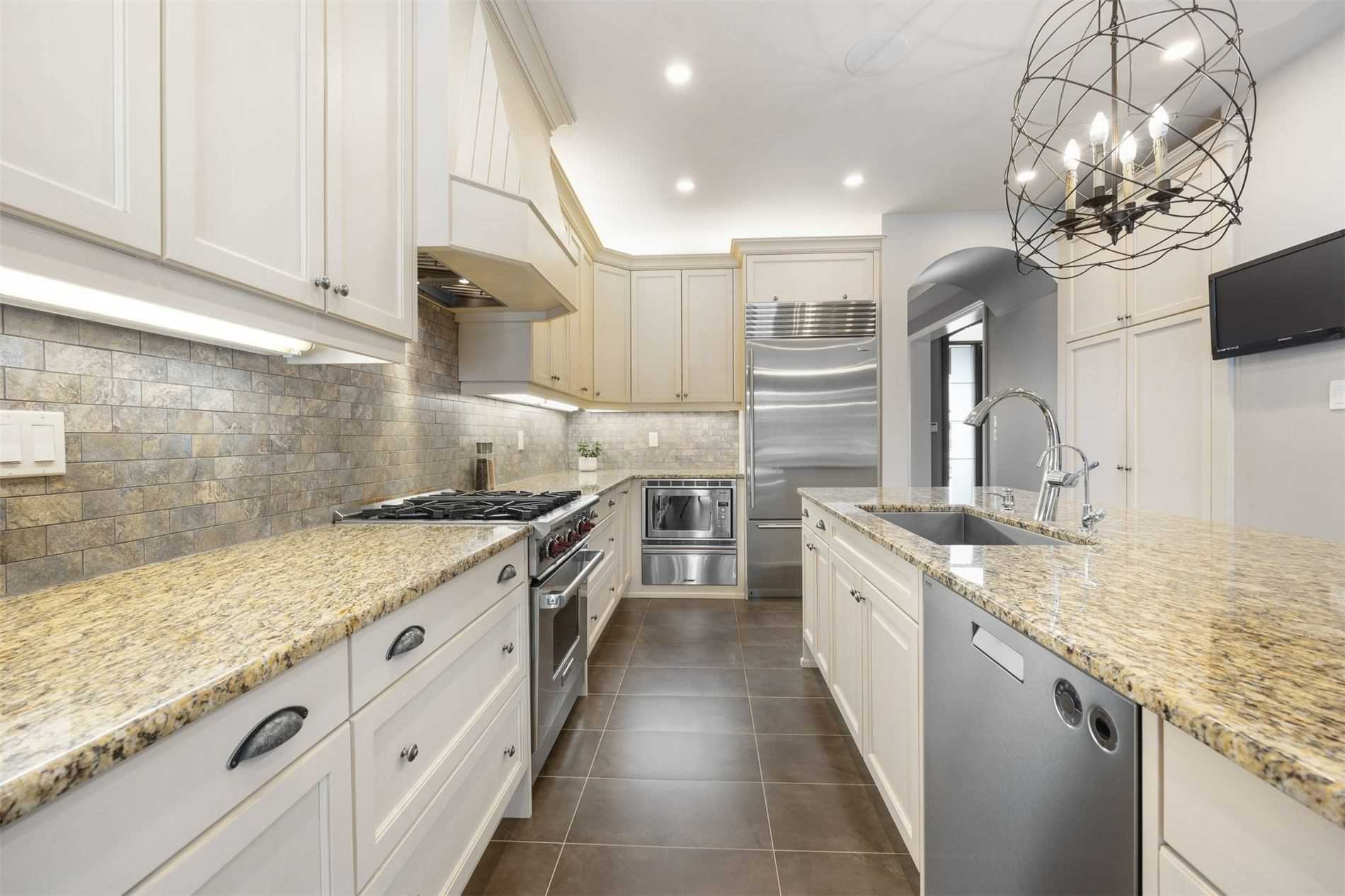 47 Whitewood Dr