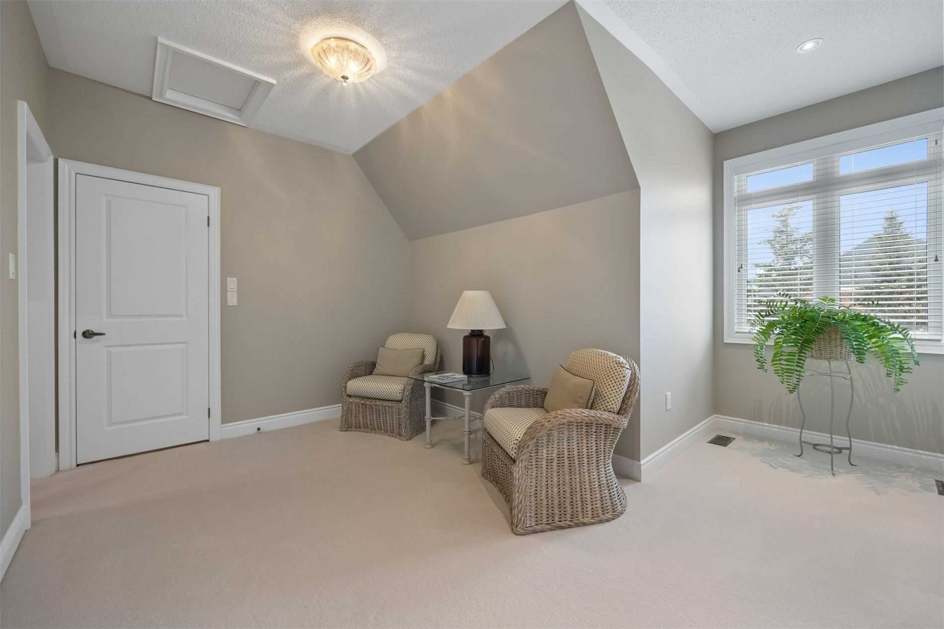 47 Whitewood Dr