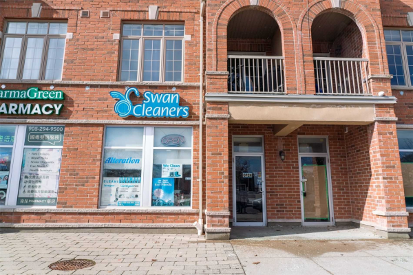 10 Greensboroughvillage Circ, Markham