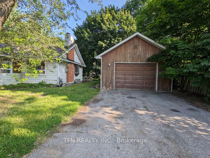 2400 King Rd