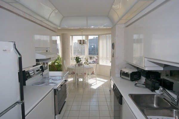 7 Townsgate Dr, Vaughan