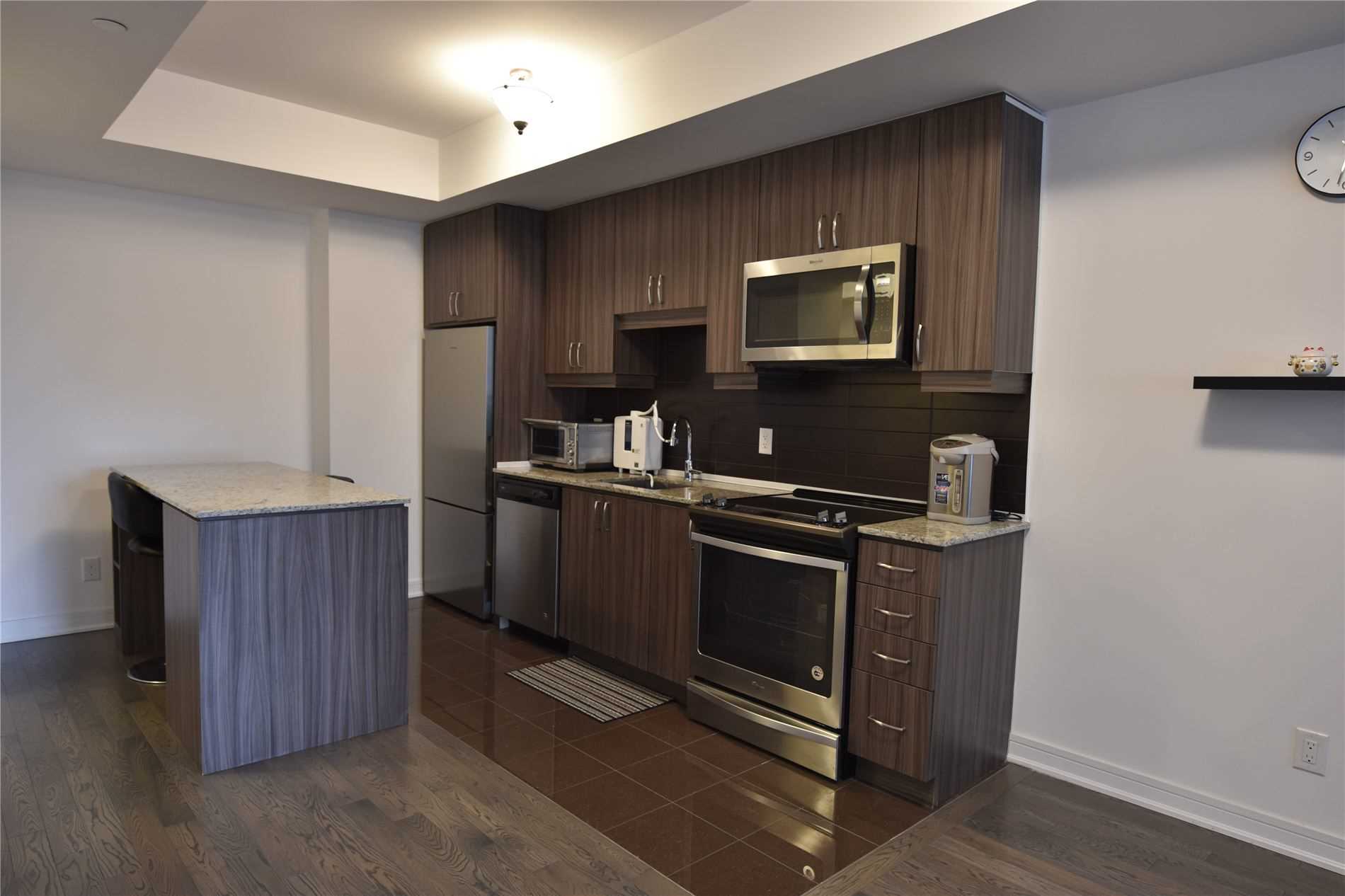 9199 Yonge Street, #517