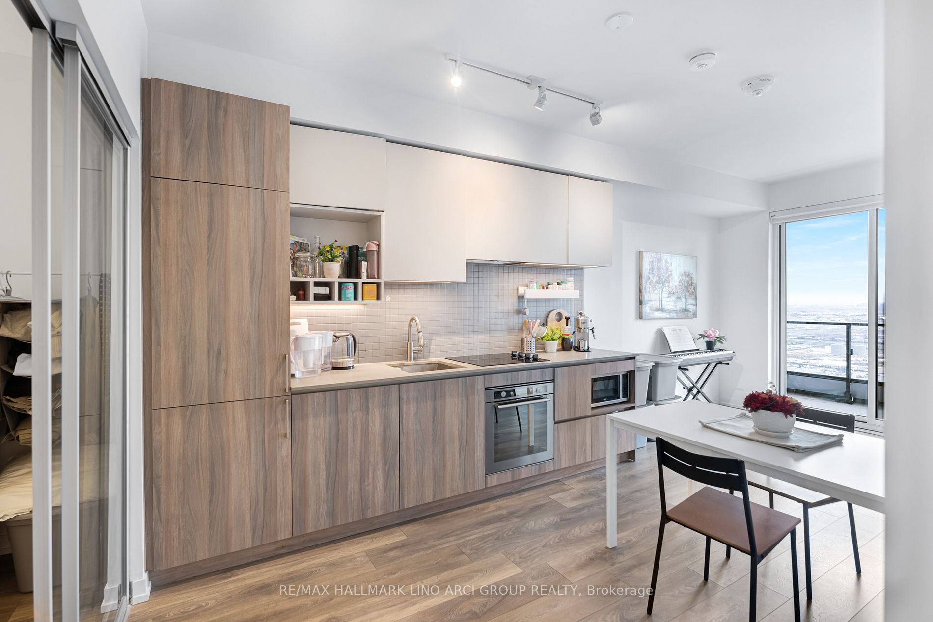 950 Portage Pkwy, #3905