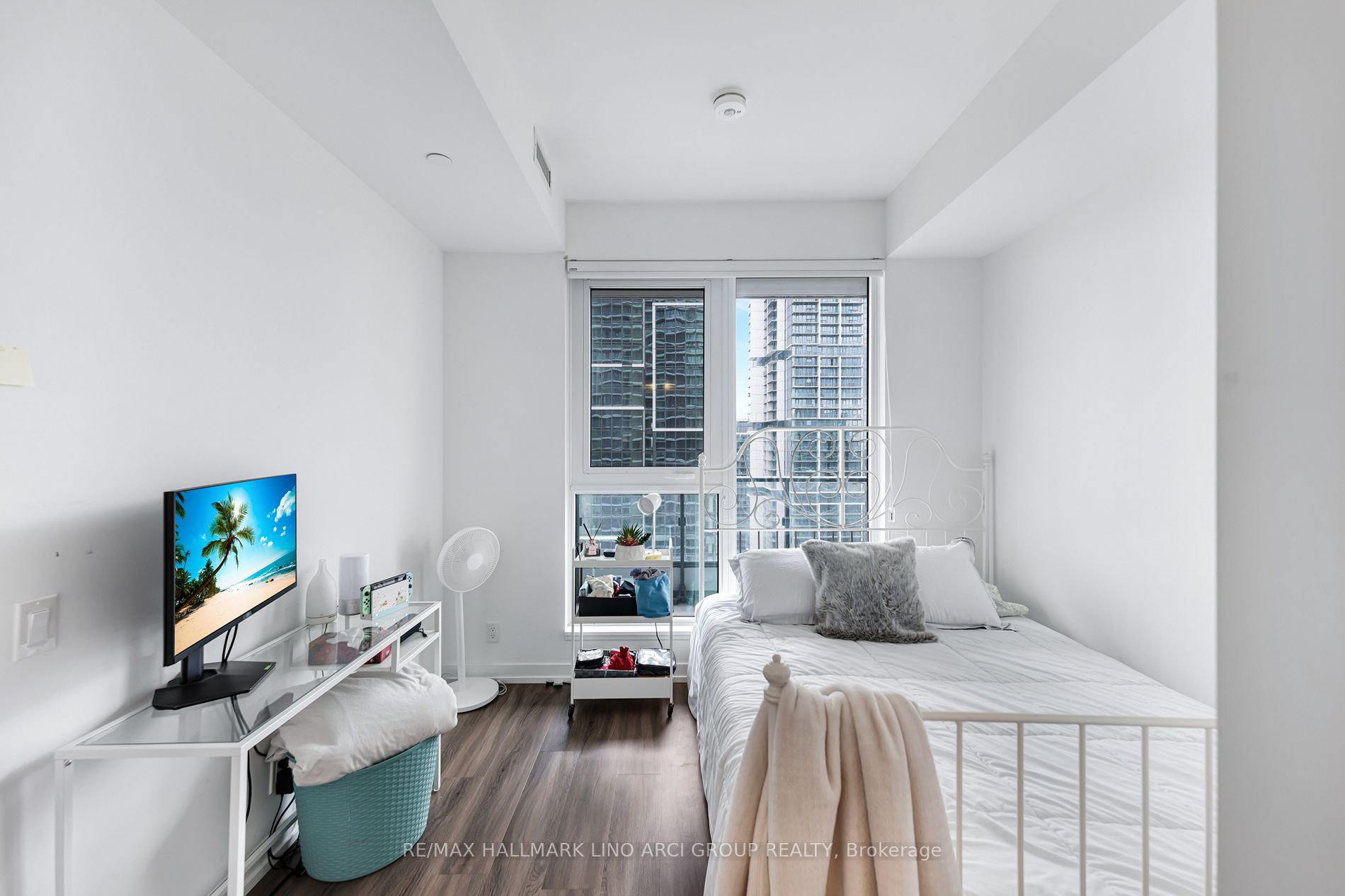 950 Portage Pkwy, #3905