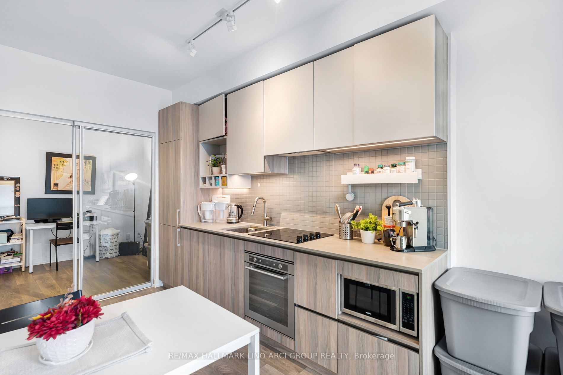 950 Portage Pkwy, #3905