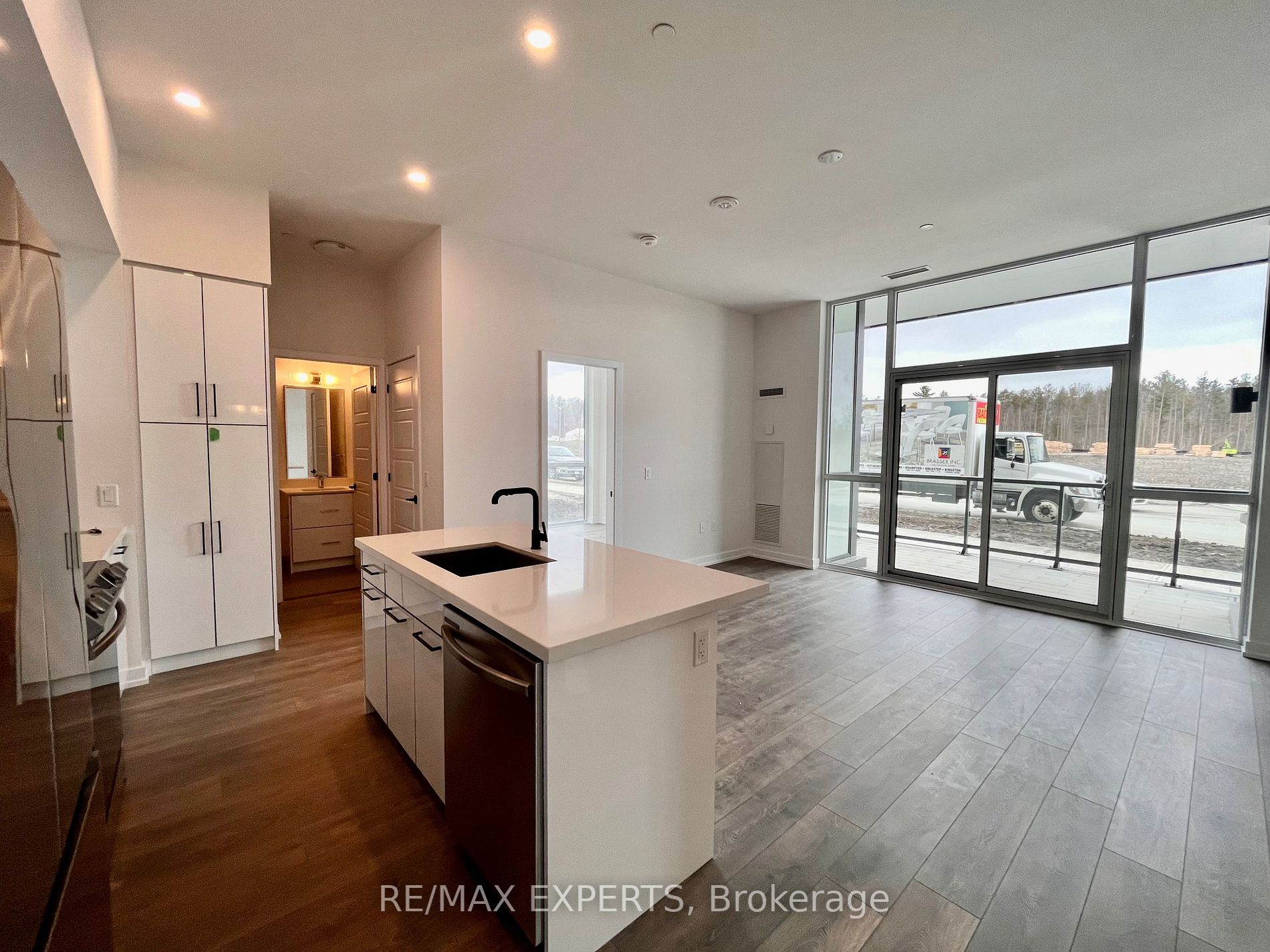 415 Sea Ray Ave, #105