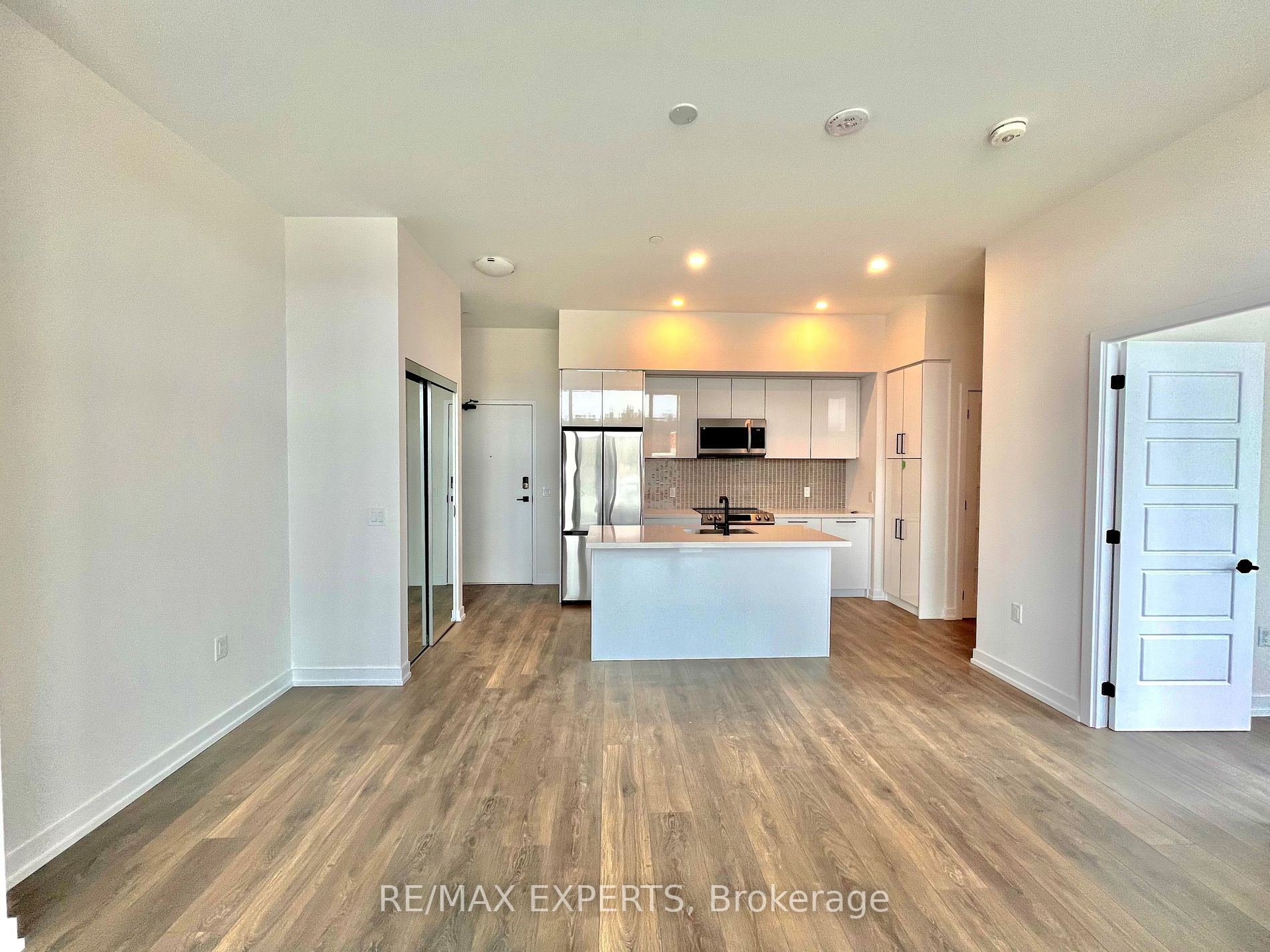 415 Sea Ray Ave, #105