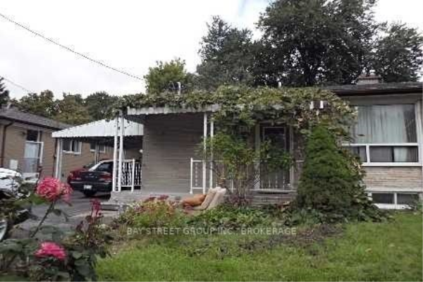 211 Beechy Dr N, Richmond Hill