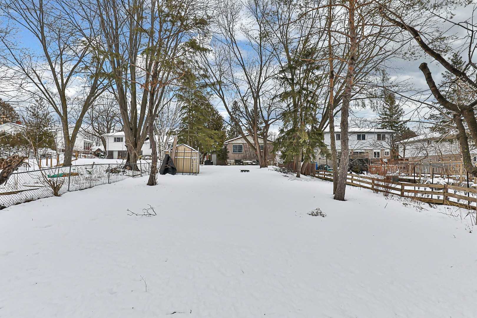 60 Hillview Drive