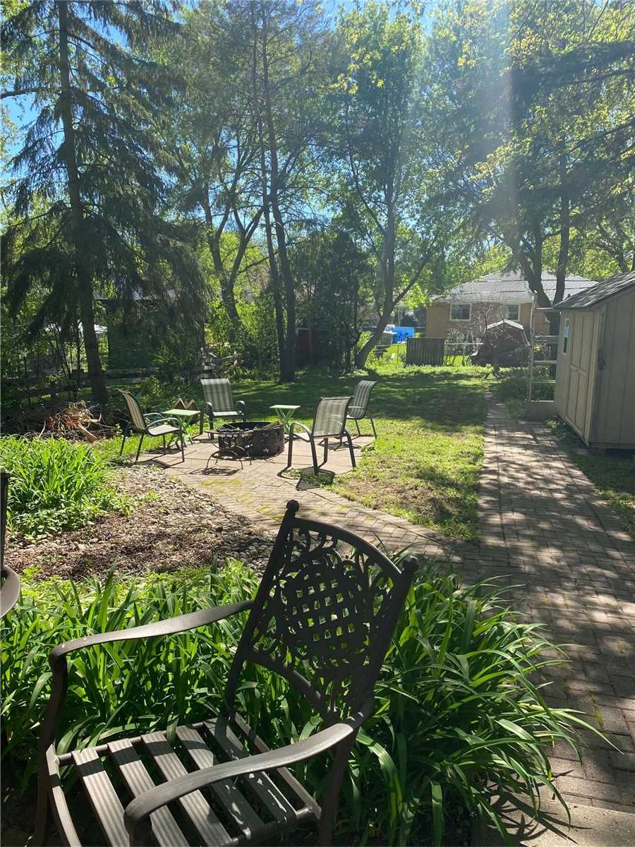 60 Hillview Drive