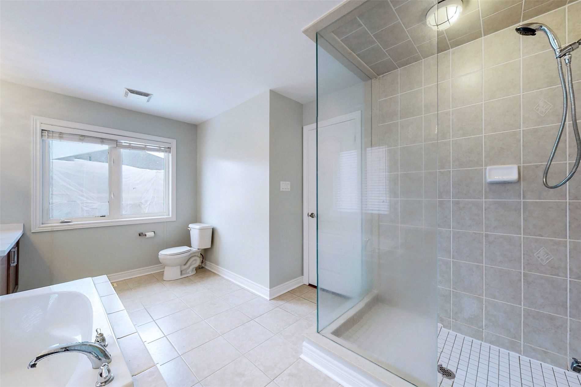 90 Maplebank Cres