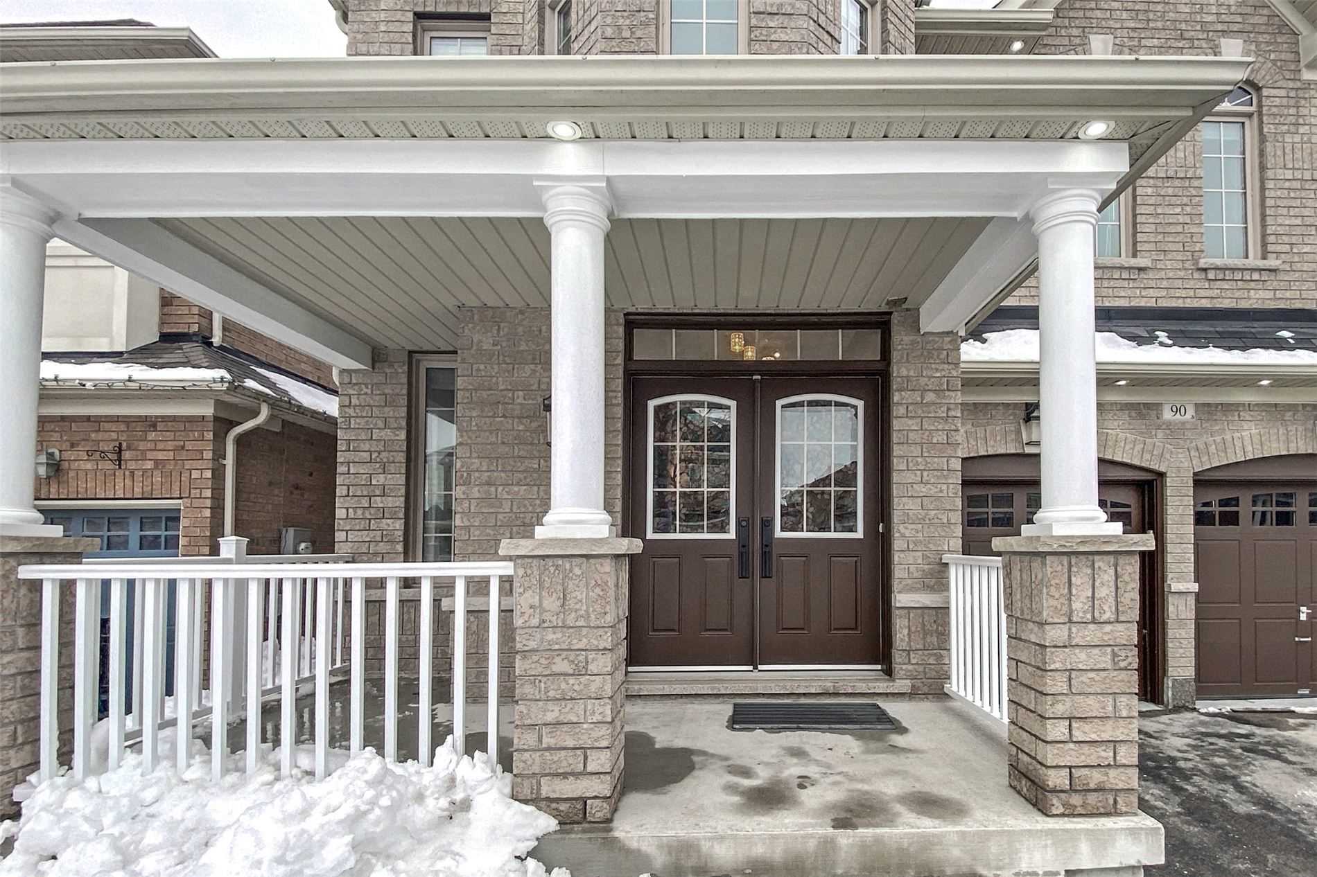 90 Maplebank Cres