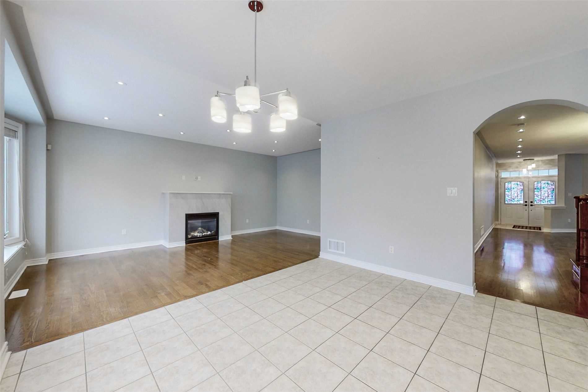 90 Maplebank Cres