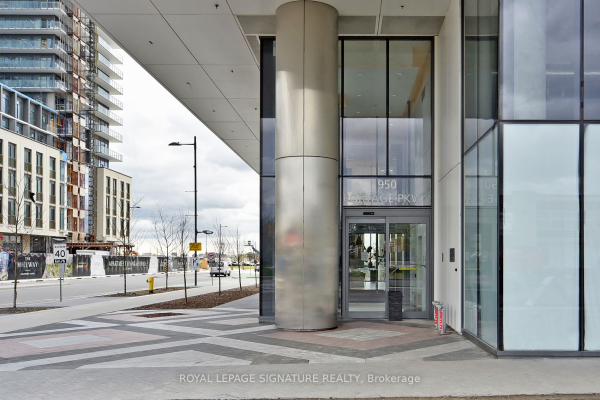 950 Portage Pkwy, Vaughan