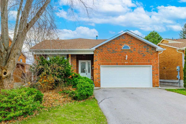 212 Harrison Dr, Newmarket