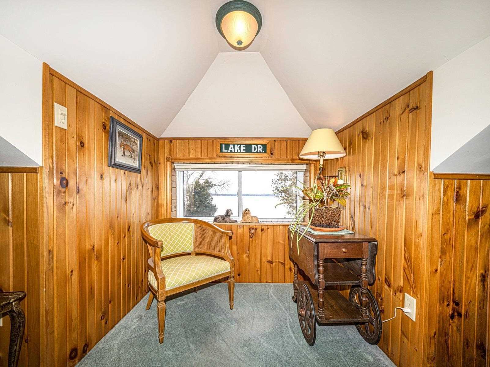 305 Lake Dr N, Georgina