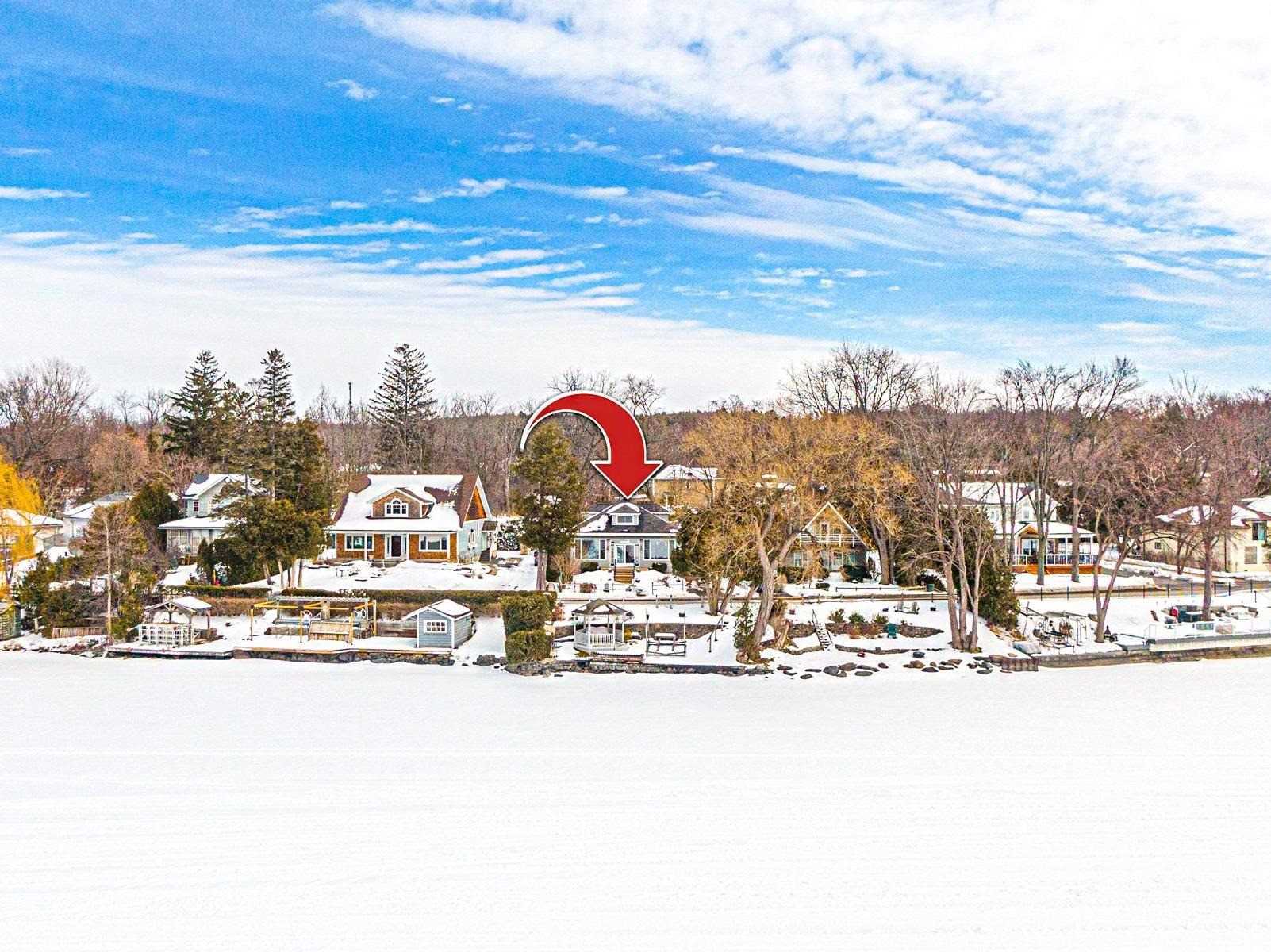 305 Lake Dr N, Georgina