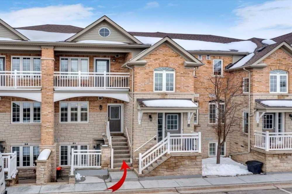 520 Silken Laumann Dr, Newmarket