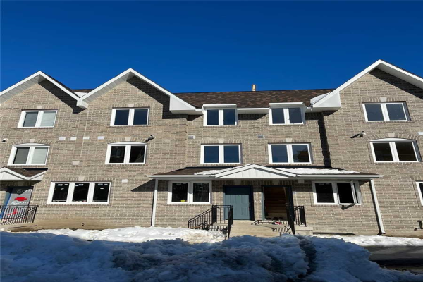75 Weldrick Rd E, Richmond Hill