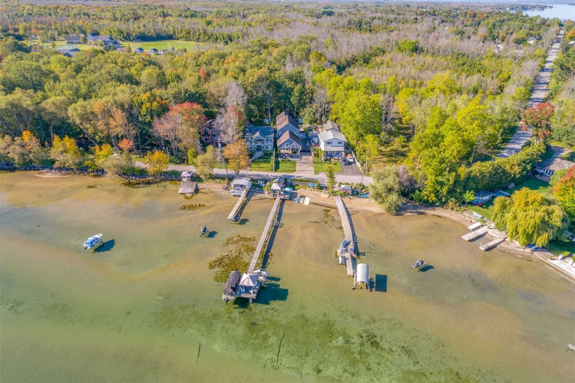 713 Lake Dr E