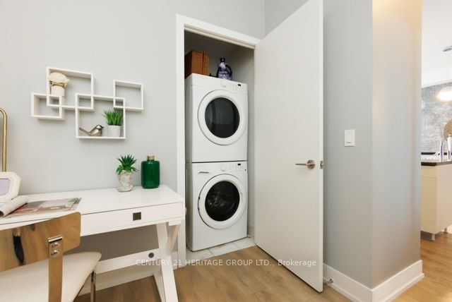 9471 Yonge St, #213