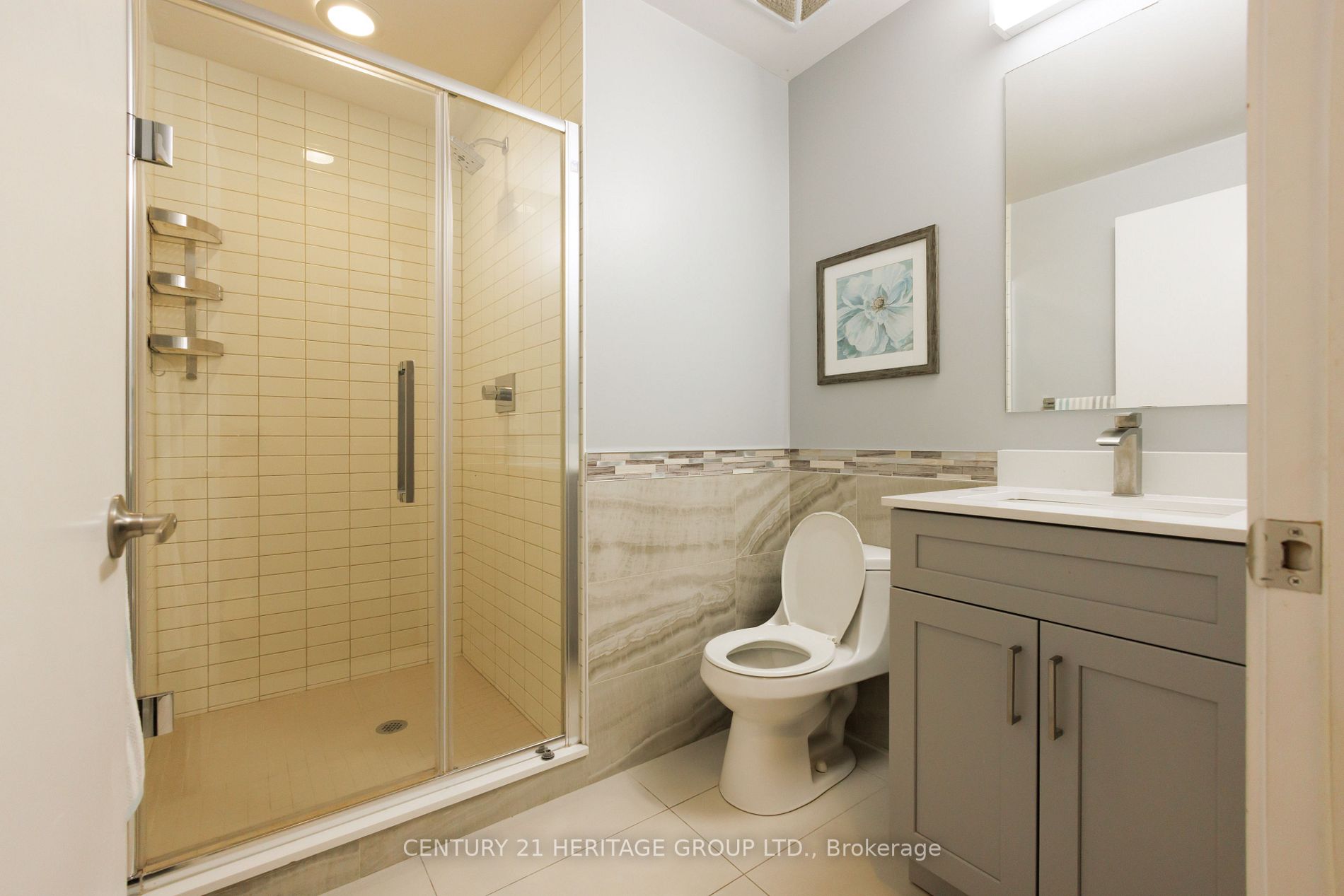 9471 Yonge St, #213