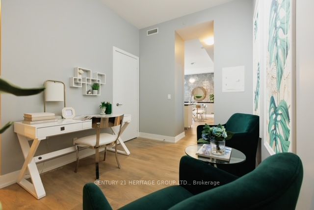 9471 Yonge St, #213