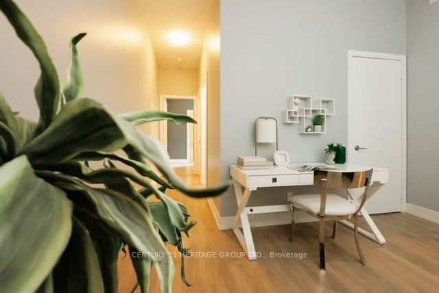 9471 Yonge St, #213