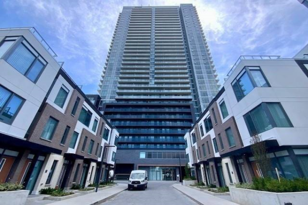 1030 Portage Pkwy Th-19, Vaughan