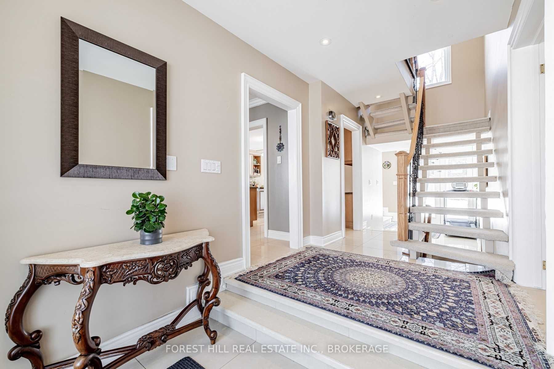 15 Laureleaf Rd